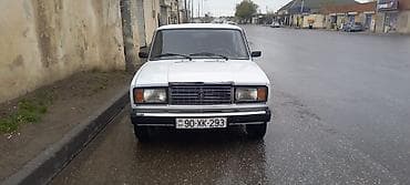 duman farası: VAZ 2107, ağ rəng, sedan kuzov. Texniki xüsusiyyətlər və təchizat: - — 3