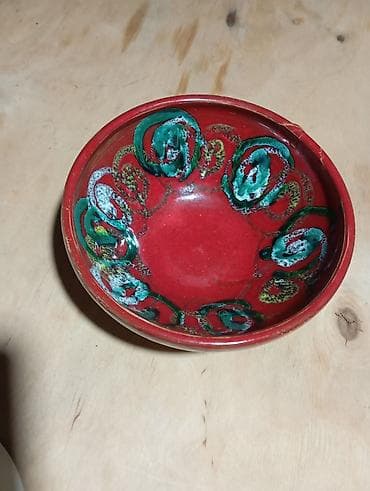 suse qab: Şüşə məmulatlar dəsti - Kəsimli naxışlı şüşə vaza: Ağız hissəsi lalə — 5