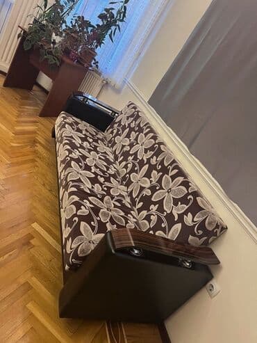 desmal desti: Ofis mebel dəsti Tərkibi: - Direktor masası: geniş iş səthi, iki — 4