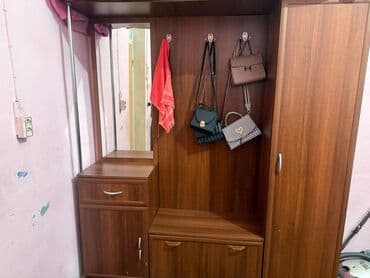 Divan və kreslo dəstləri: İşlənmiş, Düz dolab, Dəhliz dolabı — 1