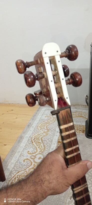 Пианино: Tar – milli simli musiqi aləti - Korpus: iki hissəli armud formalı — 1