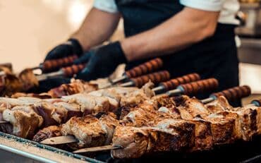 Sifarişlə hazır yeməklər: Kababçı axtarır? 🍢 Mən özüm kababçıyam, sifarişlə işləyirəm. ✅ Tez və — 6