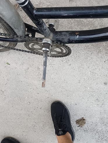 Şəhər velosipedləri: 2 problemi var sağ pedali yoxdur birdeki oturacagi bağlayan demiri — 5