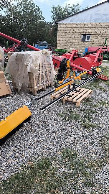 yarim qosqu satilir: Traktor on ot ilaclama avadanliq. 3 silindirle techiz olunub. şotku — 7