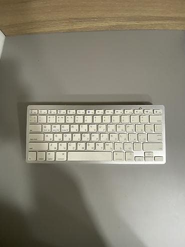 iphone 10 ikinci el: Bluetooth lu klaviatura Batareya ile isleyir problemi yoxdur — 1