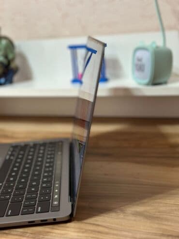 Apple MacBook: İşlənmiş Apple MacBook, 13.3 ", Intel Core i5, 256 GB, Ünvandan götürmə, Ödənişli çatdırılma — 4