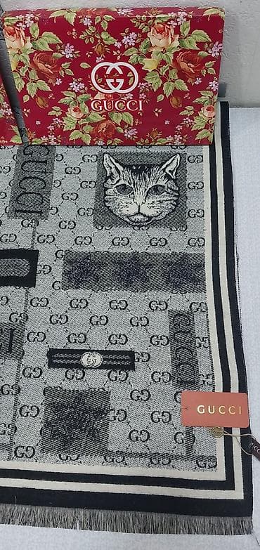 Личные вещи: Gucci Qadın şərfi – boz-qara tonlarda, monoxrom dizayn. - Üzərində GG — 5
