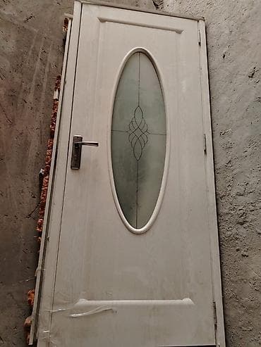 makasin ayaqabi: Qapi 2eded 65azn biri Buzovna 9312 leli Ağ rəngli giriş/qapı — 1