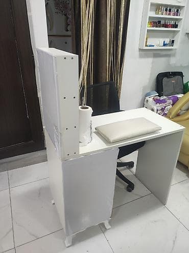 salon dolab: Gözəllik salonu üçün ağ rəngli mebel dəsti manikur masa 2denesi 140m — 2