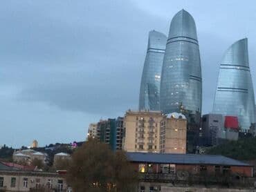 bine qesebesinde ev: Səbail rayonu,İçəri şəhər metrosuna 3 dəqiqəlik məsafədə. Bəy — 8