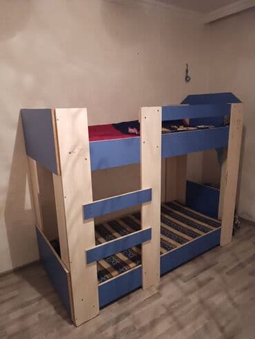 продам стол и стулья: Б/у, Односпальная кровать — 1