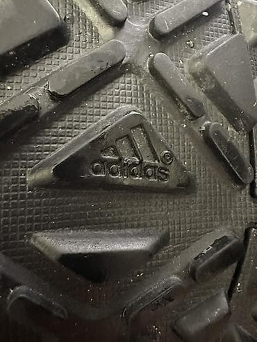 batinka kişi: Adidas Terrex yürüş/dağ ayaqqabıları - Model: Adidas Terrex orta — 3