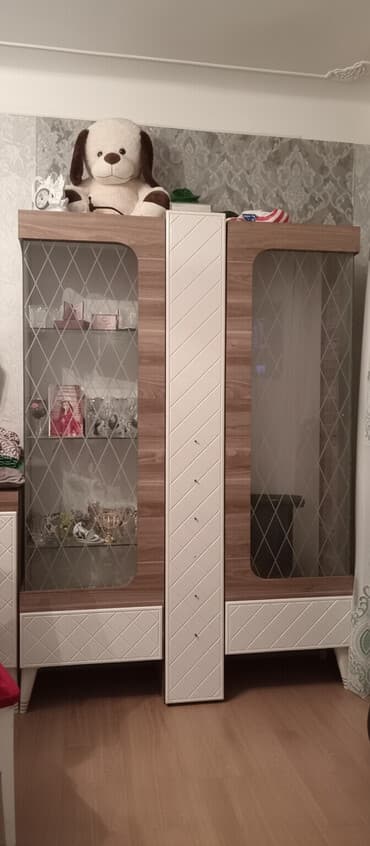 qonaq otağı üçün pərdələr 2021: Dolab — 1