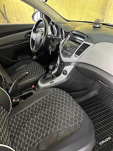 opel astra g: Chevrolet Cruze: 1.6 l | 2012 il 214000 km Sedan — 7