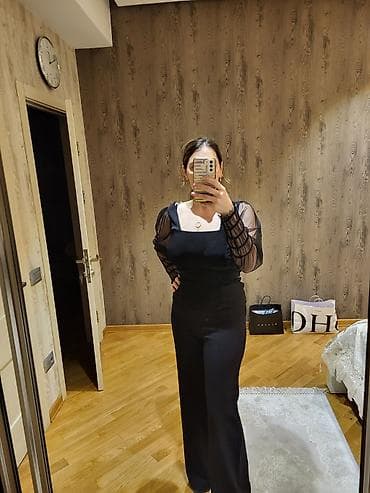 geyım: MNG Casual brendinin qadın bluzası - Rəng: qara - Model: kvadrat — 1