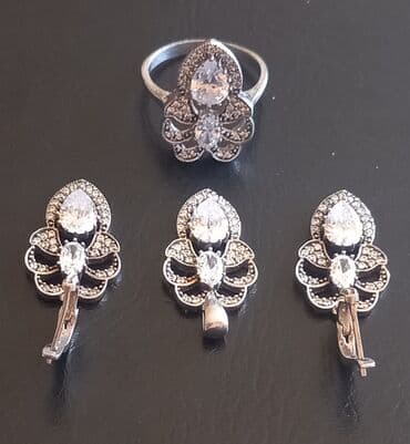 1 грамм золота цена 585 в баку: Gümüş dəst "üzük, sırğa və həmayil" dəsti satılır. Üzüyün ölçüsü 8.5 — 3