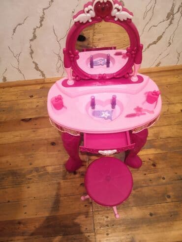 uşaq makyaj seti: Qız uşağı üçün makiyaj stolu və stulu — 2