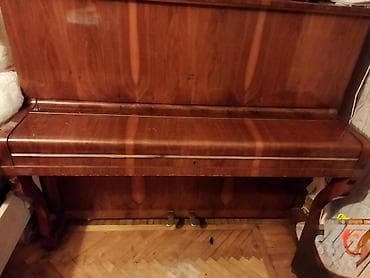 Mebel: •	İstehsal yeri: Legnica şəhəri, Polşa 	•	20-ci əsrin ortalarında — 4