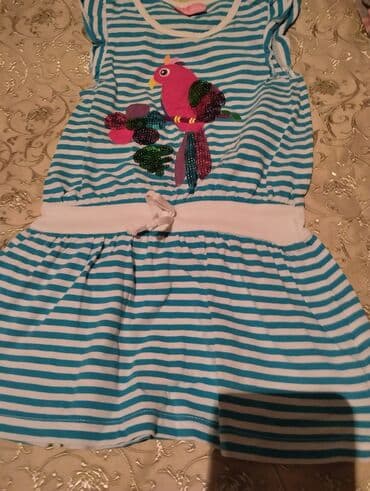 ziyafet geymleri: Məhsul paketi: ayaqqabı və geyim 1) Qırmızı idman ayaqqabıları - — 20