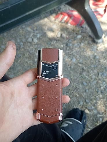 kalonka dinamikler: Vertu < 2 GB Memory Capacity, rəng - Qəhvəyi, Düyməli — 2