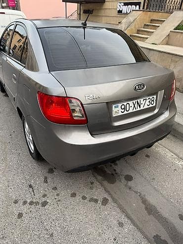 kia rio masin: Kia Rio: 1.4 l | 2010 il Sedan — 5
