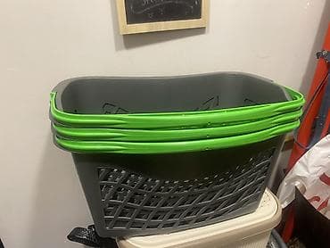 dəmir səbət: Mağaza səbəti 4 ədəddir Sade sebet 1 ədədi 5 azn Bir eded tekerli — 3