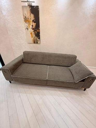 Divan, çox az istifadə olunub (evdə təxminən 4-5 ay yaşayış olub)