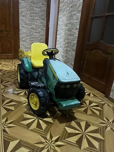 Uşaq üçün elektrik maşınları: Uşaq üçün elektrikli traktor – John Deere dizaynlı, qoşqulu model — 1