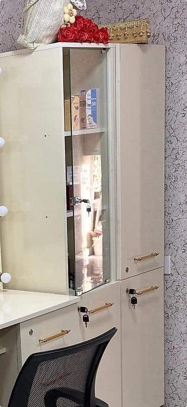 cabel: Hamisi birlikde 500azn yalnız mebeller satılır guzgulu 350azn tek — 3