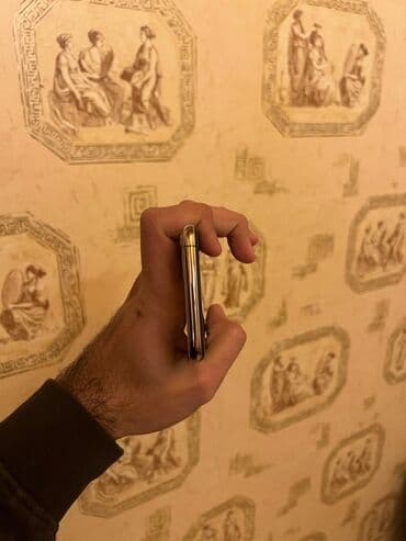 iphone 13 pro max satılır: IPhone 11 Pro Max, Qızılı, Face ID — 3