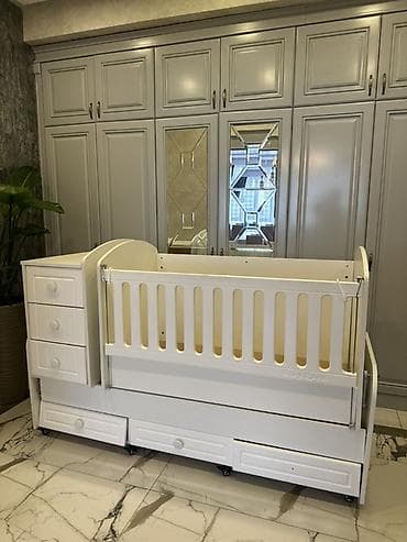 Oğlan və qız üçün, Dördbucaq, Beşik, Yellənmə mexanizmsiz