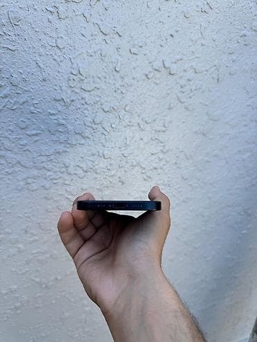 iphone 16 e: IPhone 16, 128 GB, Qara, Face ID — 2