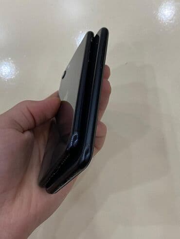 rol oyun konsolu: IPhone SE 2020 — 4