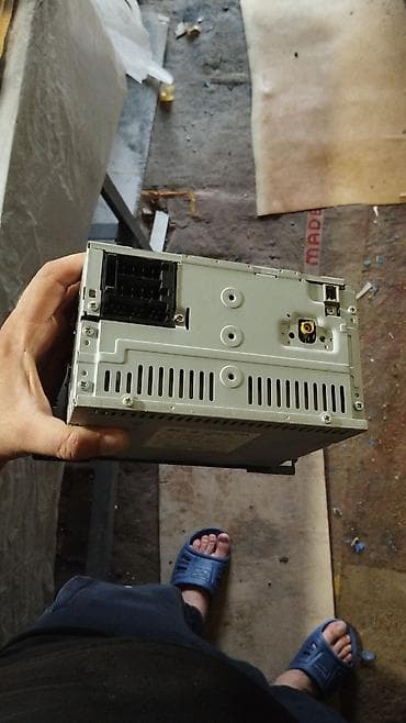 Hyundai orijinal avto maqnitofon satilir disk yeri iwlemir qalan her