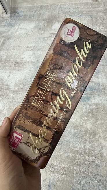 Göz kölgələri, Eveline — 2