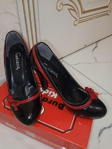 Digər ayaqqabılar: Qadın klassik tuflisi – GoJane brendi - Rəng: qara lak örtüklü — 2