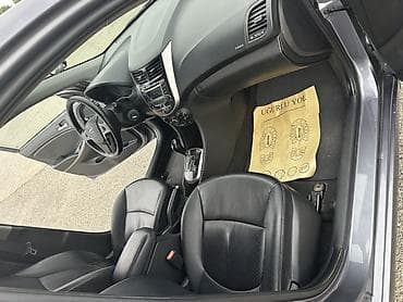 Hyundai Accent: 1.4 l | 2016 il Sedan — 8
