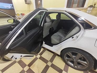 camry stop: Toyota Camry: 2.5 l | 2014 il Sedan — 10