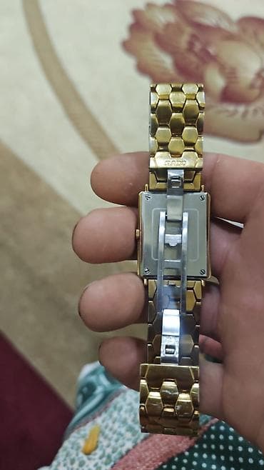 Smart qolbaqlar: RADO kişi qol saatı - Korpus: düzbucaqlı forma, qara çərçivəli qızılı — 3