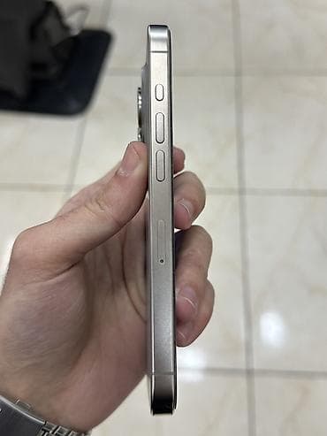 iphone se telefon: IPhone 15 Pro, 128 GB, Natural Titanium, Face ID — 3