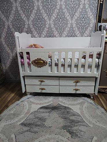 Oğlan və qız üçün, İşlənmiş, Dördbucaq, Beşik, Dəst ilə, Matras ilə, Yellənmə mexanizmsiz