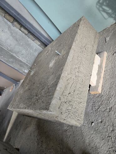 Beton pilteler 1x1m. qiymət razılaṣma yolu ilə 100 eded