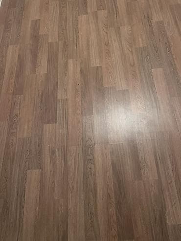 otaq qapsi: Ağ rəngli qapı 6 əd 1 ədədi 90 manat, laminat 90-95 kvm 1 kvm 6 — 1