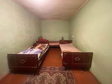 Kirayə mənzil – sadə, mebel və məişət elementləri ilə - Plan: 2 ayrı — 3