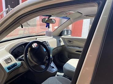 07 salon: Hyundai Tucson – kompakt krossover Xüsusiyyətlər: - Kuzov: 5 qapılı — 5