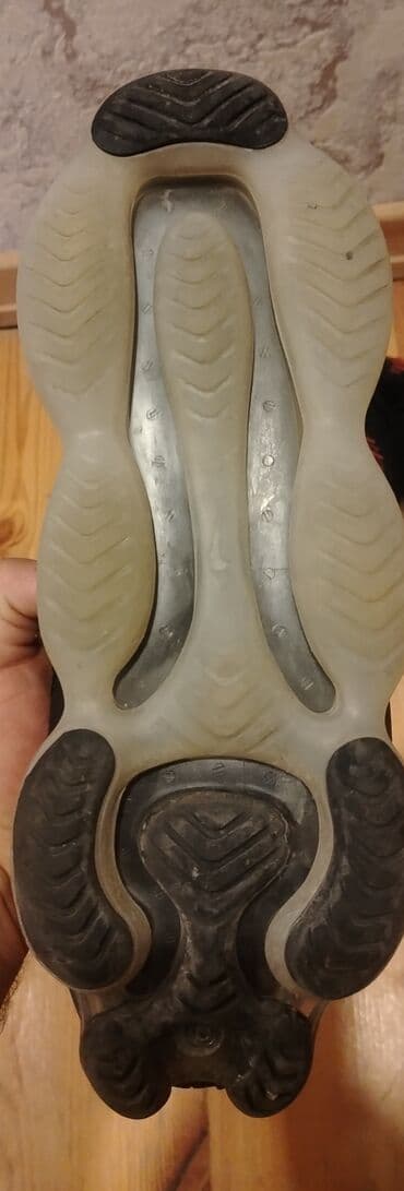 idman kişi şortları: Nike kişi idman krossovkaları - Rəng: qara, yanlarda qırmızı/çəhrayı — 5