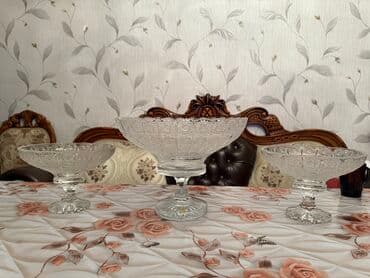 Təmiz xrustaldır, çatı qırığı yoxdur. İri və xırdalı meyvə qabı dəsti