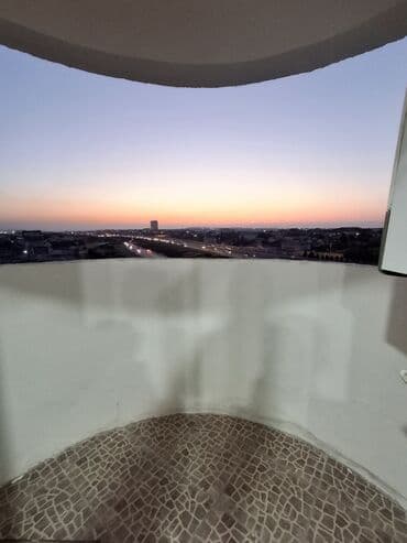 bina az gəncə: Bakıxanov qəs., 2 otaqlı, Yeni tikili, m. Neftçilər, 78 kv. m — 10