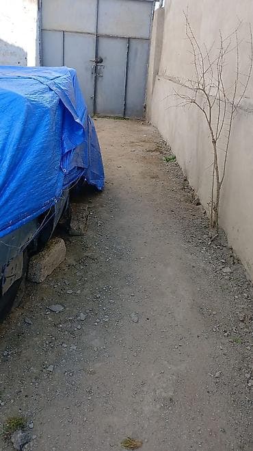 savalanda torpaq satilir: Tikinti — 10