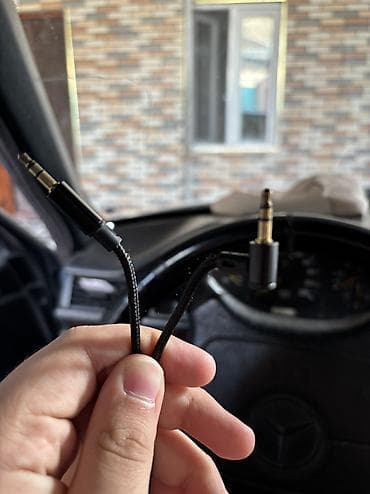 av kabel tv: 3.5 mm AUX səs kabeli - Hər iki ucunda 3.5 mm stereo (TRS) jack – — 2